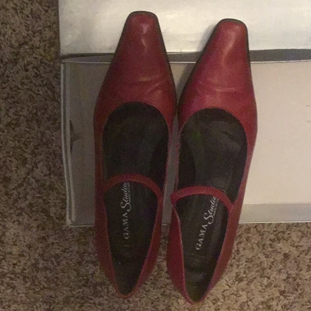 Gama Studio Italian leather Mary Jane pumps